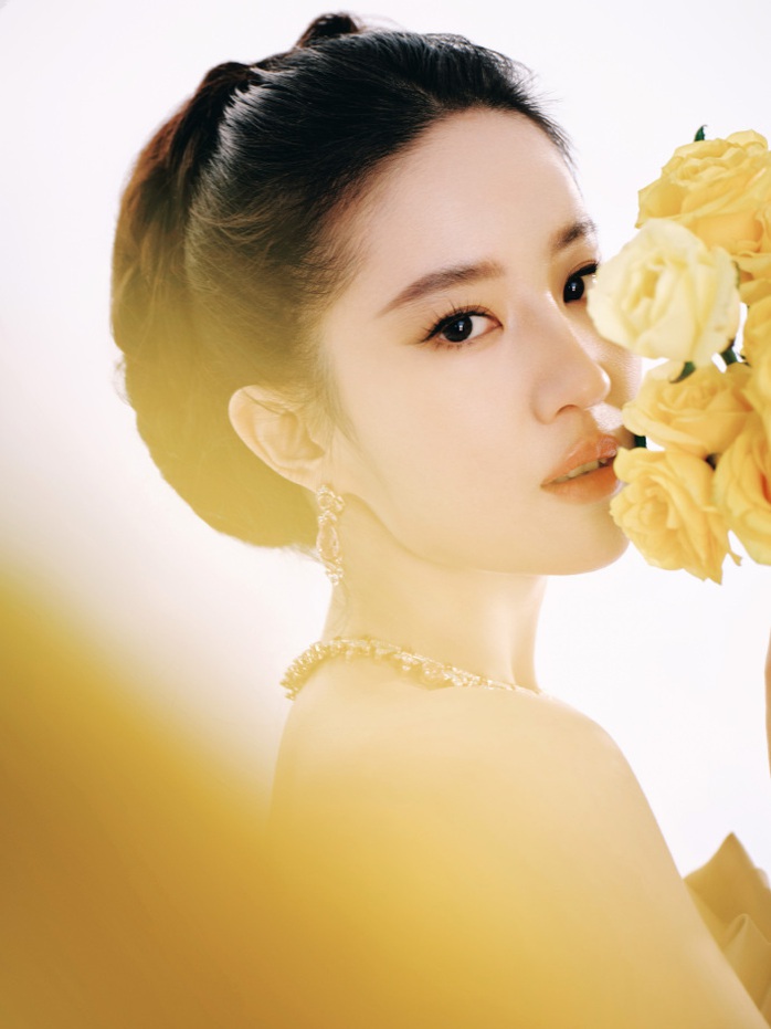 "Thần tiên tỉ tỉ" Lưu Diệc Phi lại gây sốt mạng- Ảnh 12. "Thần tiên tỉ tỉ" Lưu Diệc Phi lại gây sốt mạng- Ảnh 12.