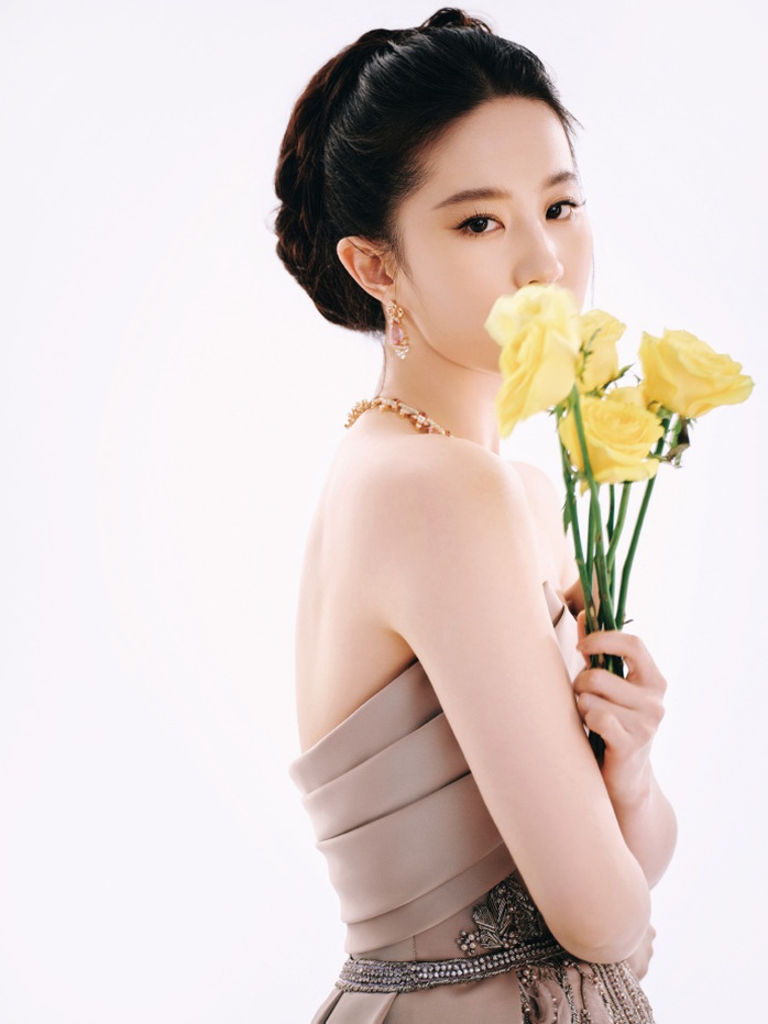 "Thần tiên tỉ tỉ" Lưu Diệc Phi lại gây sốt mạng- Ảnh 11. "Thần tiên tỉ tỉ" Lưu Diệc Phi lại gây sốt mạng- Ảnh 11.