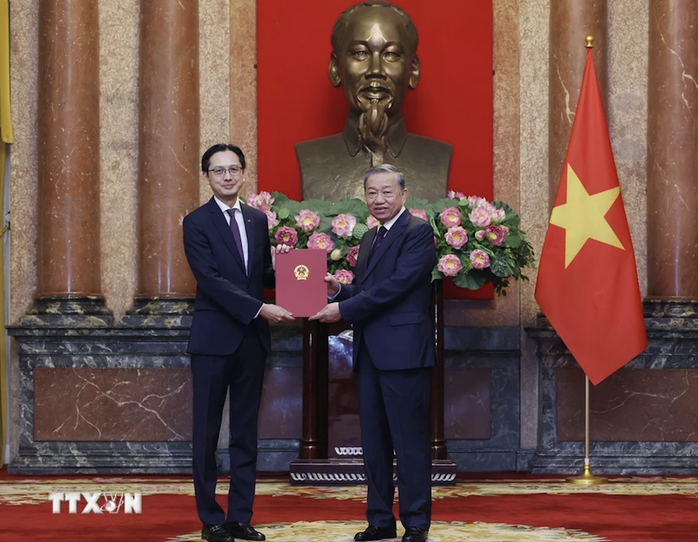 Tổng Bí thư, Chủ tịch nước trao quyết định bổ nhiệm Đại sứ tại LHQ và các nước- Ảnh 1. Tổng Bí thư, Chủ tịch nước trao quyết định bổ nhiệm Đại sứ tại LHQ và các nước- Ảnh 1.