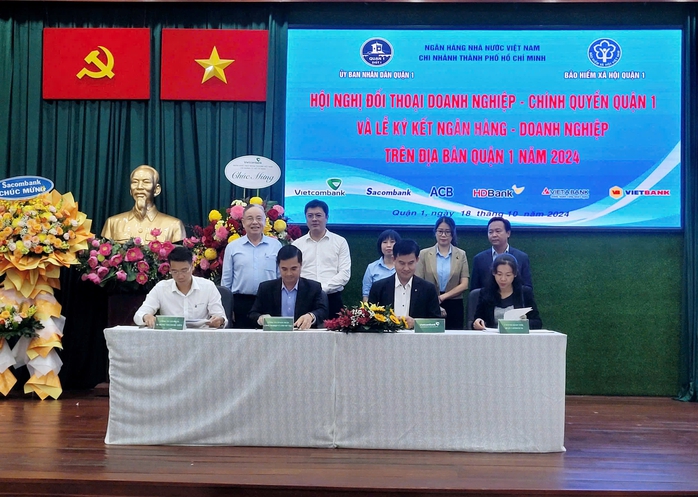 Ngân hàng dồn dập bơm vốn lãi suất thấp cho doanh nghiệp TP HCM- Ảnh 1. Ngân hàng dồn dập bơm vốn lãi suất thấp cho doanh nghiệp TP HCM- Ảnh 1.