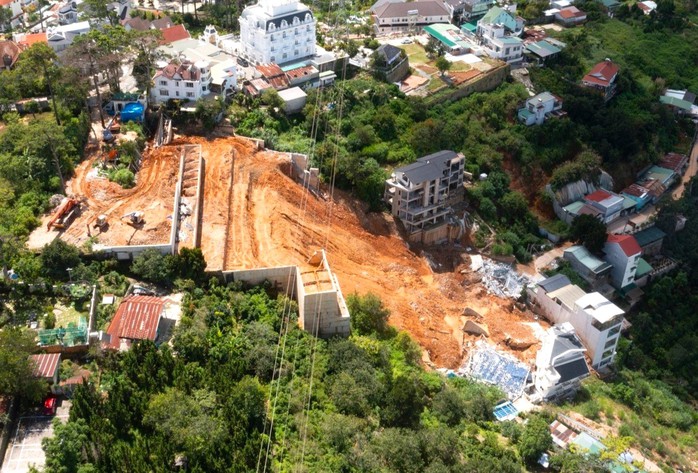 Kết luận trách nhiệm vụ sạt lở nghiêm trọng ở Đà Lạt làm 2 người tử vong- Ảnh 1. Kết luận trách nhiệm vụ sạt lở nghiêm trọng ở Đà Lạt làm 2 người tử vong- Ảnh 1.