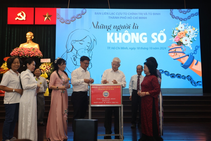 Xúc động ngày gặp lại của những "người tù không số"- Ảnh 6.