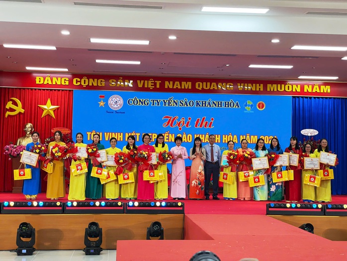 Ngắm nét đẹp nam thanh nữ tú Yến sào Khánh Hòa- Ảnh 14. Ngắm nét đẹp nam thanh nữ tú Yến sào Khánh Hòa- Ảnh 14.