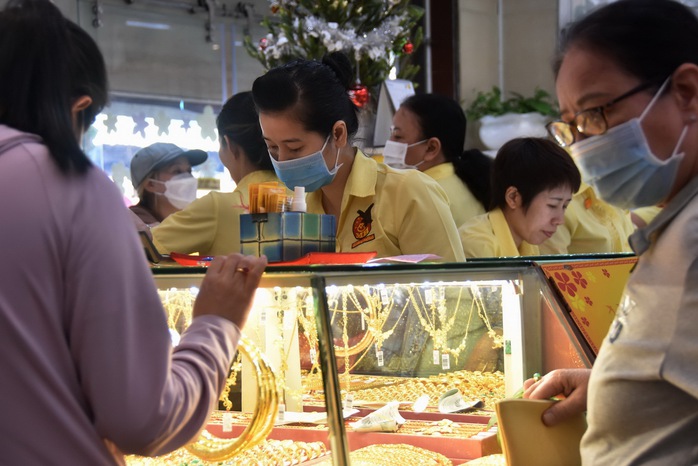 Giá vàng hôm nay, 19-10: Tăng dữ dội, lập kỷ lục mới- Ảnh 1. Giá vàng hôm nay, 19-10: Tăng dữ dội, lập kỷ lục mới- Ảnh 1.
