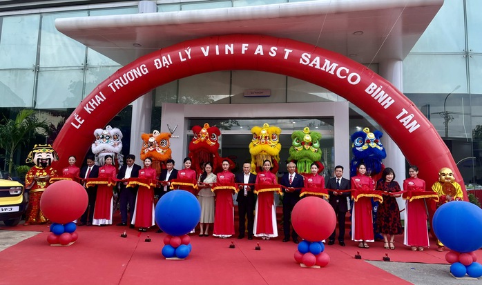 Vinfast đưa xe điện đến gần hơn khách hàng khu vực Bình Tân - TP HCM- Ảnh 2. Vinfast đưa xe điện đến gần hơn khách hàng khu vực Bình Tân - TP HCM- Ảnh 2.