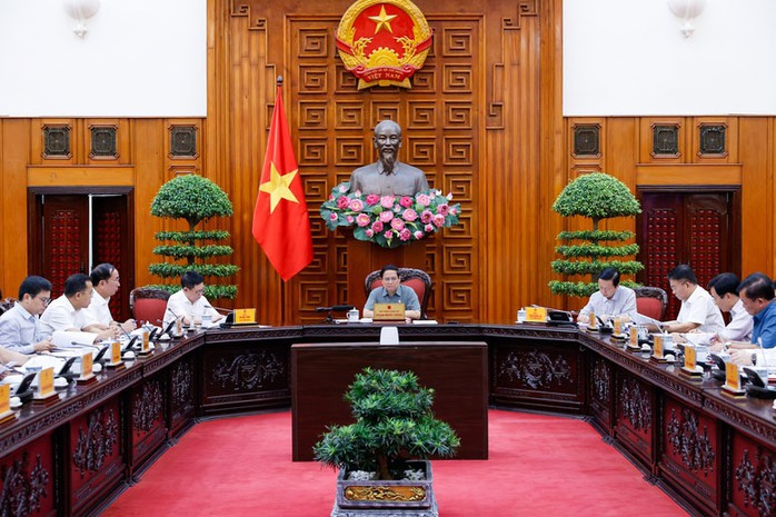 Thủ tướng chủ trì cuộc họp Thường trực Chính phủ với các bộ, ngành về tình hình triển khai các dự án quan trọng để bảo đảm cung ứng đủ điện. Ảnh: NHẬT BẮC Thủ tướng chủ trì cuộc họp Thường trực Chính phủ với các bộ, ngành về tình hình triển khai các dự án quan trọng để bảo đảm cung ứng đủ điện. Ảnh: NHẬT BẮC