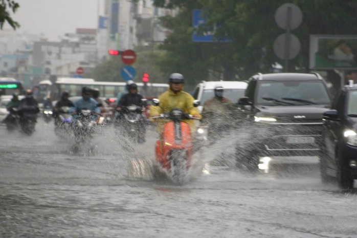 Thời tiết TP HCM hôm nay, 20-10: Mưa dông về chiều- Ảnh 1. Thời tiết TP HCM hôm nay, 20-10: Mưa dông về chiều- Ảnh 1.