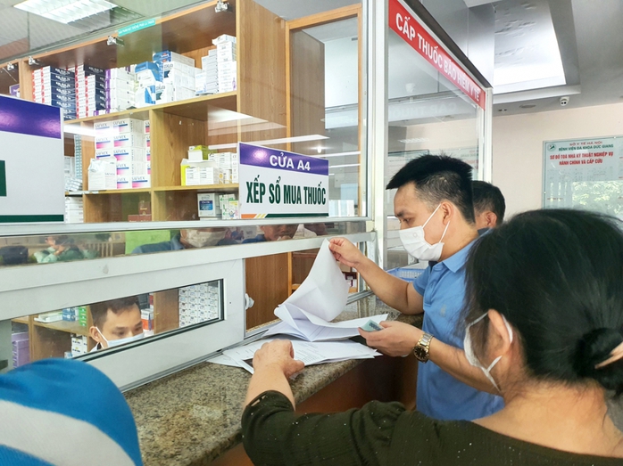 Điều kiện để người bệnh BHYT được hoàn tiền thuốc, vật tư- Ảnh 1. Điều kiện để người bệnh BHYT được hoàn tiền thuốc, vật tư- Ảnh 1.