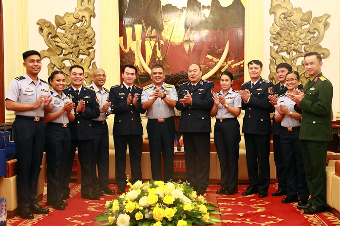 Cuộc thi viết "Chủ quyền Quốc gia - Bất khả xâm phạm": Giữ gìn vùng biển hòa bình - Ảnh 2. Cuộc thi viết "Chủ quyền Quốc gia - Bất khả xâm phạm": Giữ gìn vùng biển hòa bình - Ảnh 2.