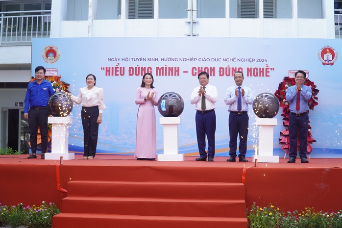 Giúp học sinh chọn đúng nghề từ những câu hỏi đơn giản- Ảnh 1. Giúp học sinh chọn đúng nghề từ những câu hỏi đơn giản- Ảnh 1.