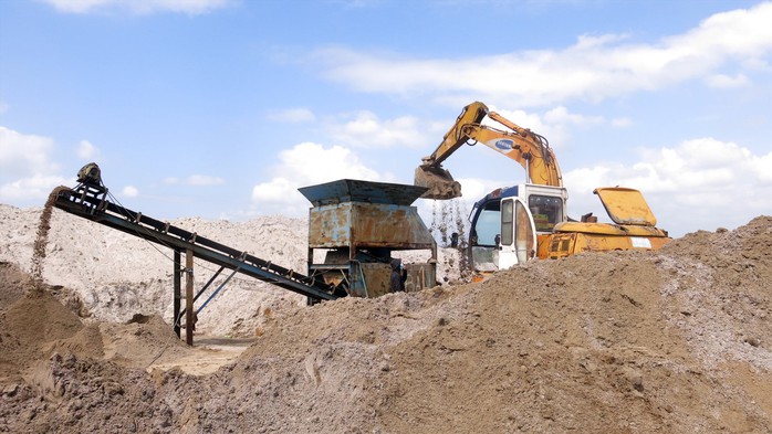 Đấu giá mỏ cát 370 tỉ đồng: Đề nghị công an vào cuộc- Ảnh 2. Đấu giá mỏ cát 370 tỉ đồng: Đề nghị công an vào cuộc- Ảnh 2.