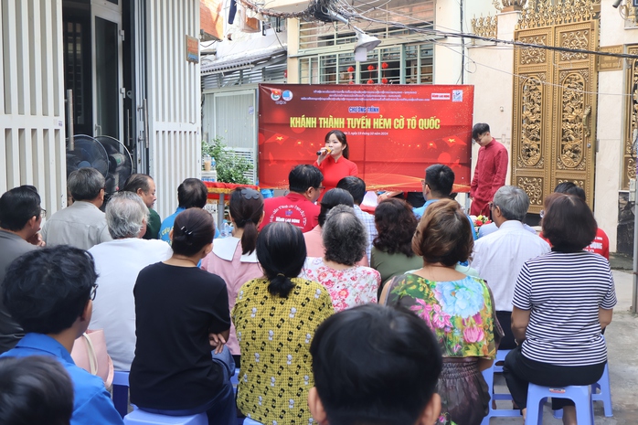 TP HCM: Khánh thành "Đường cờ Tổ quốc" tại quận 3- Ảnh 1. TP HCM: Khánh thành "Đường cờ Tổ quốc" tại quận 3- Ảnh 1.