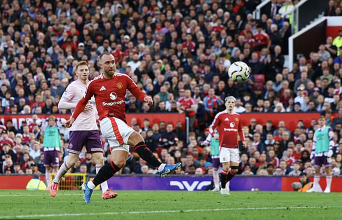 Ngược dòng hạ Brentford sân nhà, Man United trở lại... Top 10 Ngoại hạng Anh- Ảnh 1. Ngược dòng hạ Brentford sân nhà, Man United trở lại... Top 10 Ngoại hạng Anh- Ảnh 1.