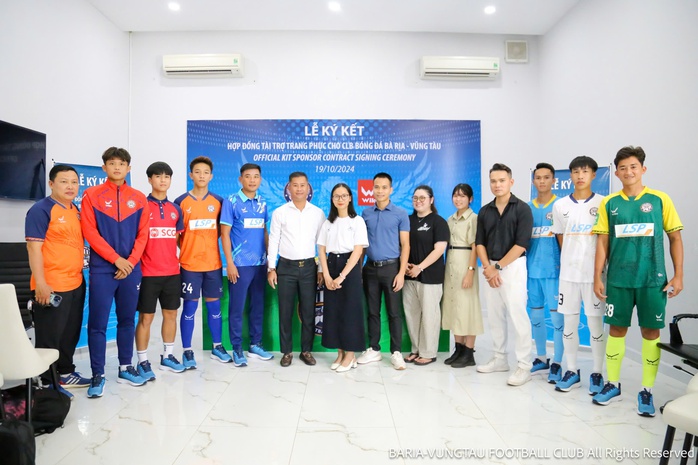 CLB Bà Rịa - Vũng Tàu thắng Huế trong ngày khoe áo mới- Ảnh 5. CLB Bà Rịa - Vũng Tàu thắng Huế trong ngày khoe áo mới- Ảnh 5.
