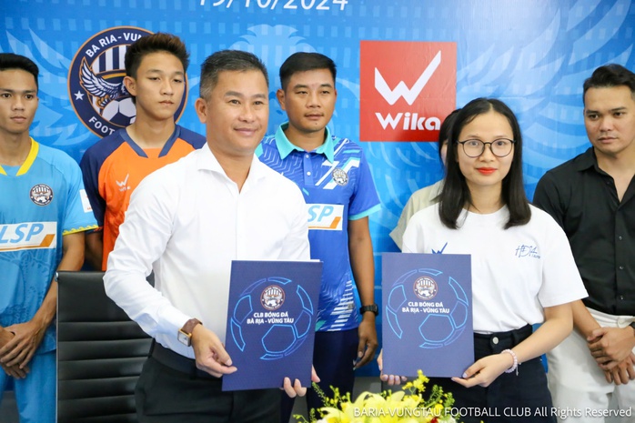 CLB Bà Rịa - Vũng Tàu thắng Huế trong ngày khoe áo mới- Ảnh 1. CLB Bà Rịa - Vũng Tàu thắng Huế trong ngày khoe áo mới- Ảnh 1.