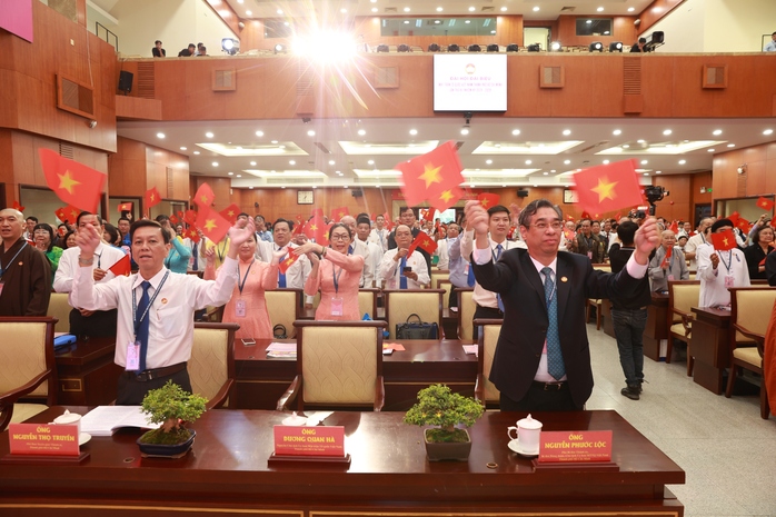 Ông Nguyễn Phước Lộc tiếp tục được chọn cử làm Chủ tịch Ủy ban MTTQ TP HCM, khóa XII- Ảnh 3. Ông Nguyễn Phước Lộc tiếp tục được chọn cử làm Chủ tịch Ủy ban MTTQ TP HCM, khóa XII- Ảnh 3.