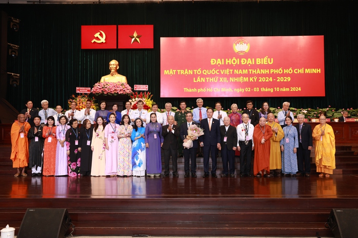 Ông Nguyễn Phước Lộc tiếp tục được chọn cử làm Chủ tịch Ủy ban MTTQ TP HCM, khóa XII- Ảnh 4. Ông Nguyễn Phước Lộc tiếp tục được chọn cử làm Chủ tịch Ủy ban MTTQ TP HCM, khóa XII- Ảnh 4.