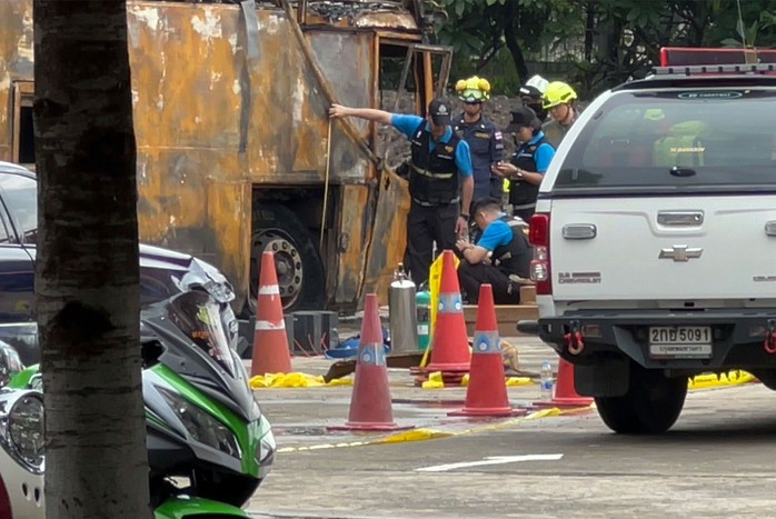 Cháy xe buýt ở Thái Lan: Tài xế bị cáo buộc hàng loạt tội danh- Ảnh 1. Cháy xe buýt ở Thái Lan: Tài xế bị cáo buộc hàng loạt tội danh- Ảnh 1.
