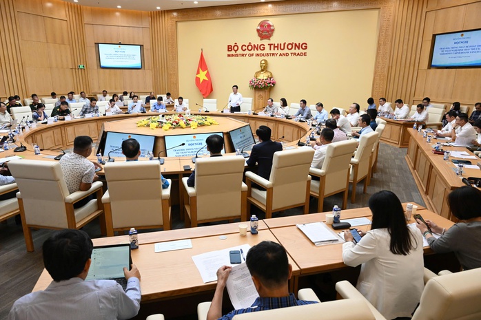 Bộ Công Thương tổ chức Hội nghị trao đổi, thống nhất để hoàn thiện dự thảo  Nghị định kinh doanh xăng dầu
