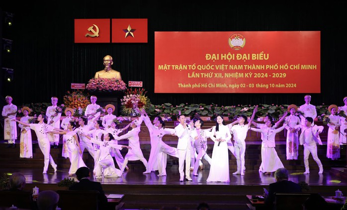Đại hội diễn ra trong hai ngày 2 và 3-10 được tin tưởng thành công tốt đẹp, mở ra những kế hoạch, hành động hiệu quả trong tương lai Đại hội diễn ra trong hai ngày 2 và 3-10 được tin tưởng thành công tốt đẹp, mở ra những kế hoạch, hành động hiệu quả trong tương lai