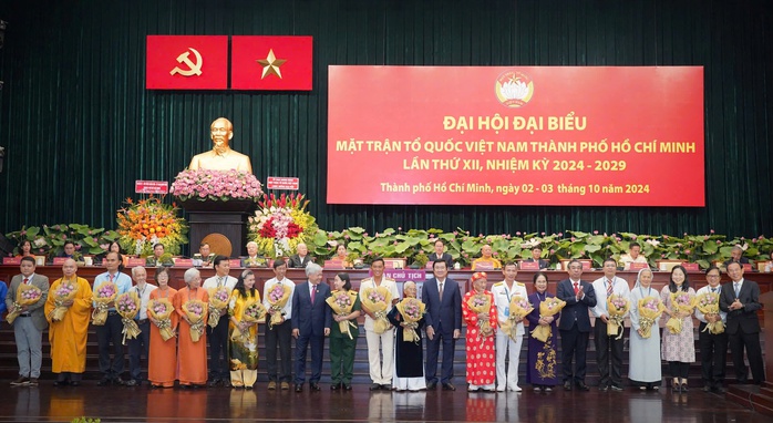 Bí thư Thành ủy Nguyễn Văn Nên: Không để ai lạc lõng, bị bỏ rơi tại TP HCM- Ảnh 7. Bí thư Thành ủy Nguyễn Văn Nên: Không để ai lạc lõng, bị bỏ rơi tại TP HCM- Ảnh 7.