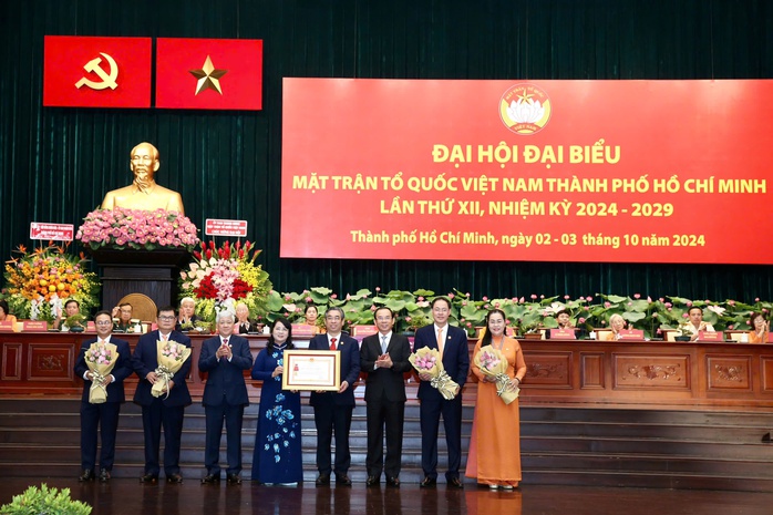 Bí thư Thành ủy Nguyễn Văn Nên: Không để ai lạc lõng, bị bỏ rơi tại TP HCM- Ảnh 6. Bí thư Thành ủy Nguyễn Văn Nên: Không để ai lạc lõng, bị bỏ rơi tại TP HCM- Ảnh 6.