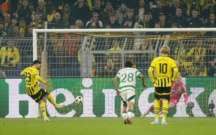 Dortmund hạ gục Celtic, Barcelona dội mưa bàn thắng - Ảnh 2. Dortmund hạ gục Celtic, Barcelona dội mưa bàn thắng - Ảnh 2.