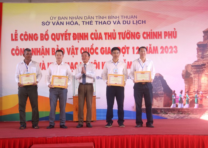 Lần đầu tiên giới thiệu bảo vật quốc gia Linga vàng ròng đến công chúng- Ảnh 3. Lần đầu tiên giới thiệu bảo vật quốc gia Linga vàng ròng đến công chúng- Ảnh 3.
