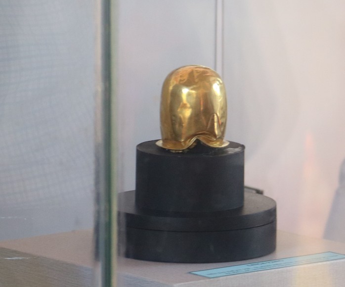 Lần đầu tiên giới thiệu bảo vật quốc gia Linga vàng ròng đến công chúng- Ảnh 2. Lần đầu tiên giới thiệu bảo vật quốc gia Linga vàng ròng đến công chúng- Ảnh 2.