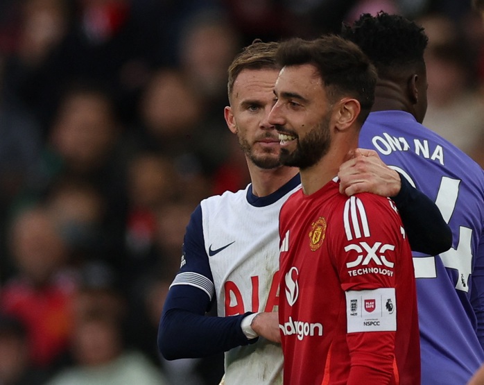 Man United kháng cáo thành công, Bruno Fernandes được hủy thẻ đỏ- Ảnh 3. Man United kháng cáo thành công, Bruno Fernandes được hủy thẻ đỏ- Ảnh 3.