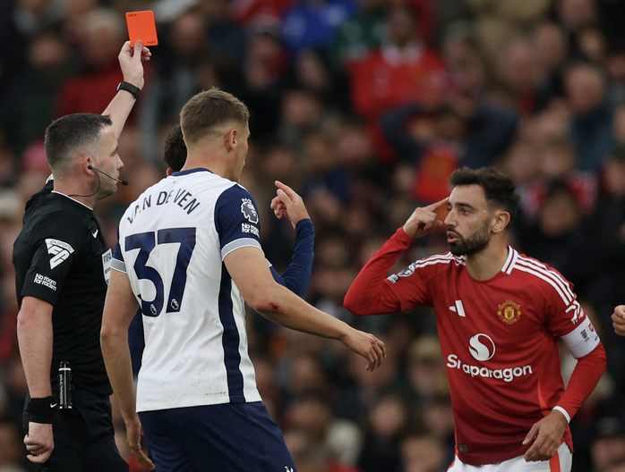 Man United kháng cáo thành công, Bruno Fernandes được hủy thẻ đỏ- Ảnh 2. Man United kháng cáo thành công, Bruno Fernandes được hủy thẻ đỏ- Ảnh 2.
