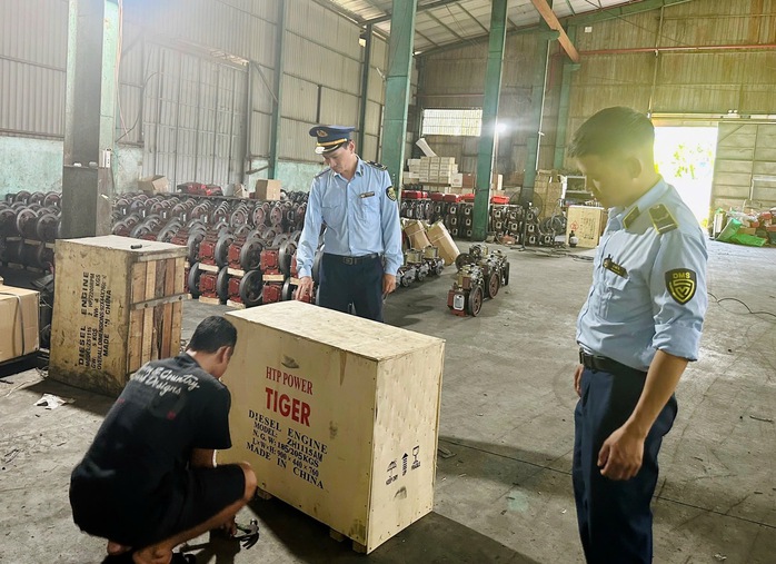 Phát hiện vụ nhập khẩu hàng nhái giá trị lớn tại Đà Nẵng- Ảnh 1. Phát hiện vụ nhập khẩu hàng nhái giá trị lớn tại Đà Nẵng- Ảnh 1.