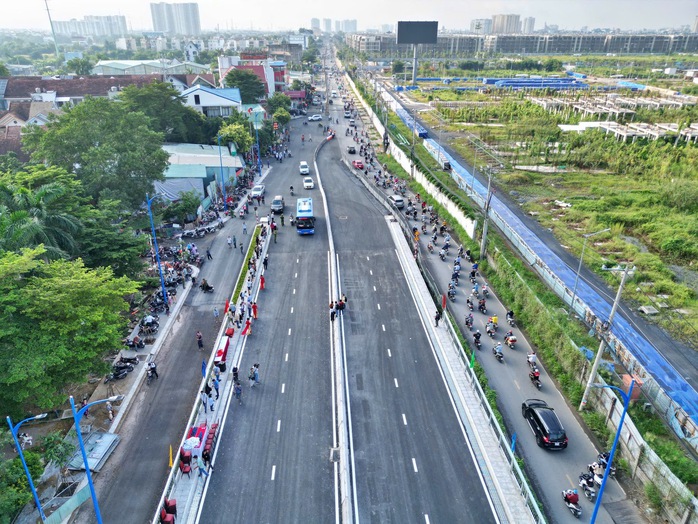TP HCM: Cầu Nam Lý thông xe, giải toả nút thắt giao thông TP Thủ Đức- Ảnh 4. TP HCM: Cầu Nam Lý thông xe, giải toả nút thắt giao thông TP Thủ Đức- Ảnh 4.