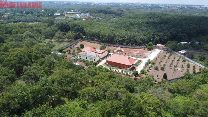 Lên phương án cưỡng chế "biệt phủ" sai phép ở Bình Phước- Ảnh 3.