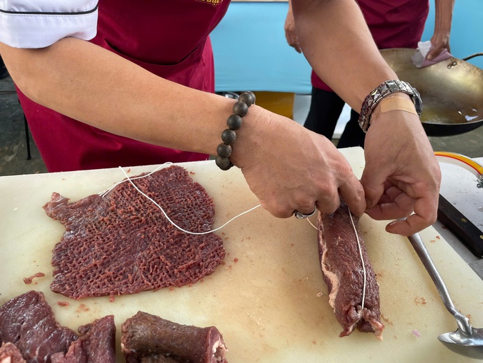 “Ngày hội ẩm thực – Món ngon từ thịt đà điểu”- Ảnh 2. “Ngày hội ẩm thực – Món ngon từ thịt đà điểu”- Ảnh 2.