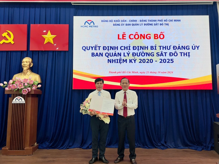 Trưởng Ban Quản lý Đường sắt đô thị TP HCM nhận thêm nhiệm vụ mới- Ảnh 1. Trưởng Ban Quản lý Đường sắt đô thị TP HCM nhận thêm nhiệm vụ mới- Ảnh 1.