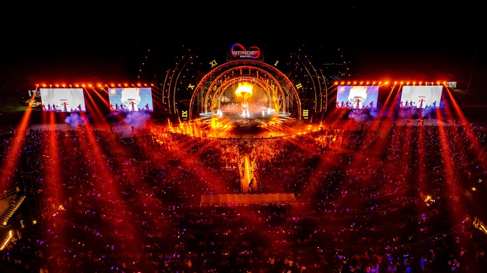 8WONDER là siêu nhạc hội duy nhất tại Việt Nam được Công ty giải trí hàng đầu thế giới Roc Nation (Mỹ) tham gia cố vấn chuyên môn 8WONDER là siêu nhạc hội duy nhất tại Việt Nam được Công ty giải trí hàng đầu thế giới Roc Nation (Mỹ) tham gia cố vấn chuyên môn