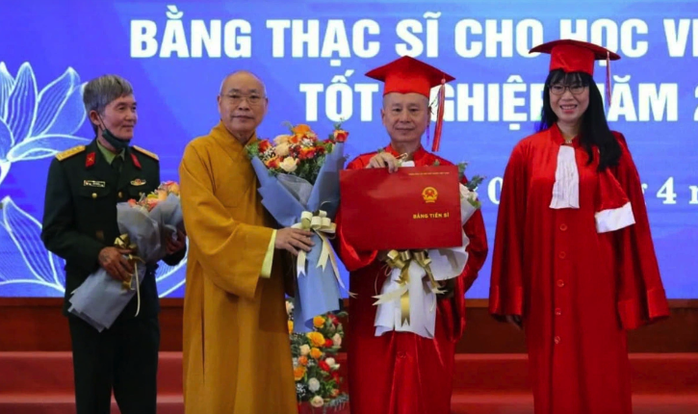 Ông Vương Tấn Việt sử dụng bằng cấp ba bổ túc văn hóa không hợp pháp- Ảnh 1. Ông Vương Tấn Việt sử dụng bằng cấp ba bổ túc văn hóa không hợp pháp- Ảnh 1.