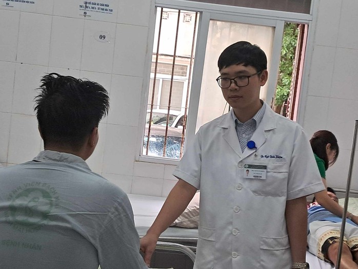Luôn cho mình tài giỏi, yêu đời quá mức, cô gái nhập viện tâm thần- Ảnh 3. Luôn cho mình tài giỏi, yêu đời quá mức, cô gái nhập viện tâm thần- Ảnh 3.