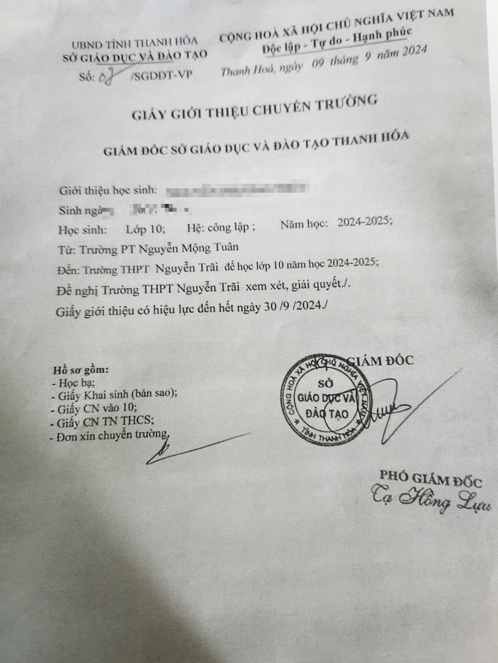 Nhiều học sinh THPT ở Thanh Hóa vừa trúng tuyển đã xin chuyển trường- Ảnh 5. Nhiều học sinh THPT ở Thanh Hóa vừa trúng tuyển đã xin chuyển trường- Ảnh 5.
