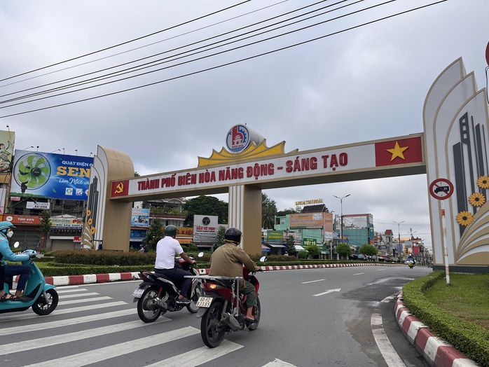 Cận cảnh 4 cổng chào hơn 11 tỉ đồng tại cửa ngõ TP Biên Hoà được nhiều người quan tâm- Ảnh 5. Cận cảnh 4 cổng chào hơn 11 tỉ đồng tại cửa ngõ TP Biên Hoà được nhiều người quan tâm- Ảnh 5.