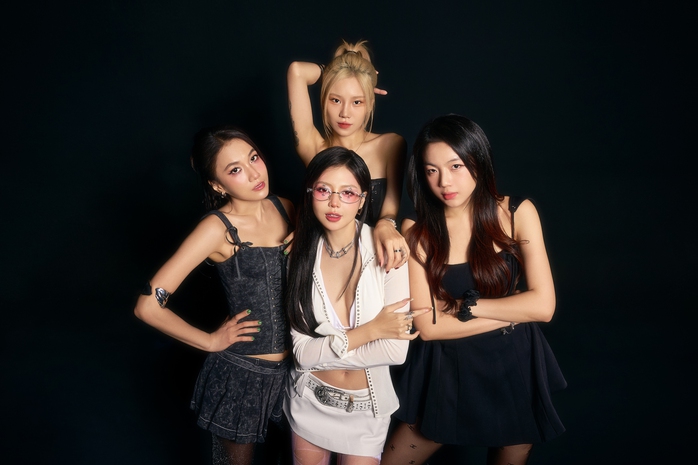 Liz Kim Cương lột xác thành người khác- Ảnh 2. Liz Kim Cương lột xác thành người khác- Ảnh 2.