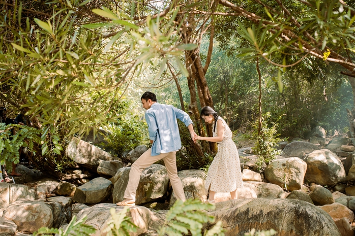 Thu Trang, Hồng Đào chúc mừng đạo diễn Trịnh Đình Lê Minh- Ảnh 14.