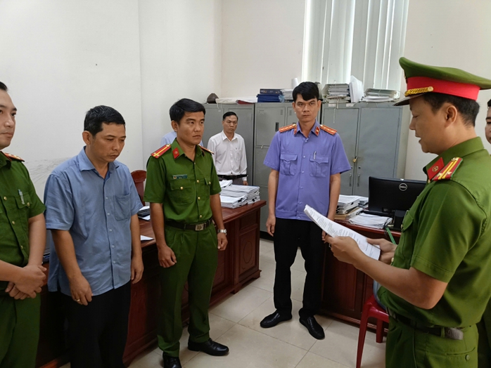 Bình Phước: Khởi tố, bắt giam một phó chủ tịch huyện và cấp dưới- Ảnh 2. Bình Phước: Khởi tố, bắt giam một phó chủ tịch huyện và cấp dưới- Ảnh 2.
