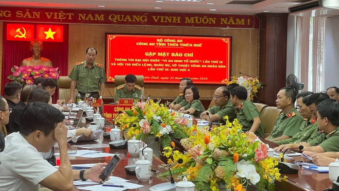 Nhiều người cố tình hiểu sai lệch hoạt động biểu diễn mô tô của công an- Ảnh 1. Nhiều người cố tình hiểu sai lệch hoạt động biểu diễn mô tô của công an- Ảnh 1.