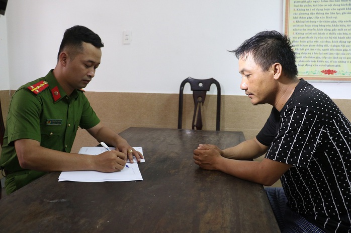 Lừa bán tượng giả cổ hình Thánh Giuse, Đức Mẹ - Ảnh 1.