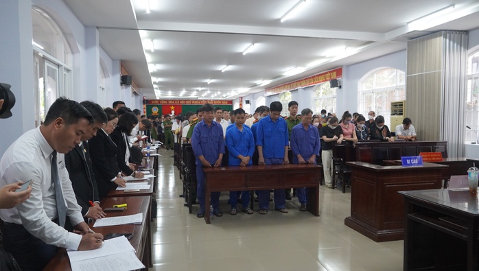 Bà Rịa - Vũng Tàu: Tuyên án 55 bị cáo trong vụ đưa và nhận hối lộ tại thanh tra giao thông- Ảnh 2. Bà Rịa - Vũng Tàu: Tuyên án 55 bị cáo trong vụ đưa và nhận hối lộ tại thanh tra giao thông- Ảnh 2.