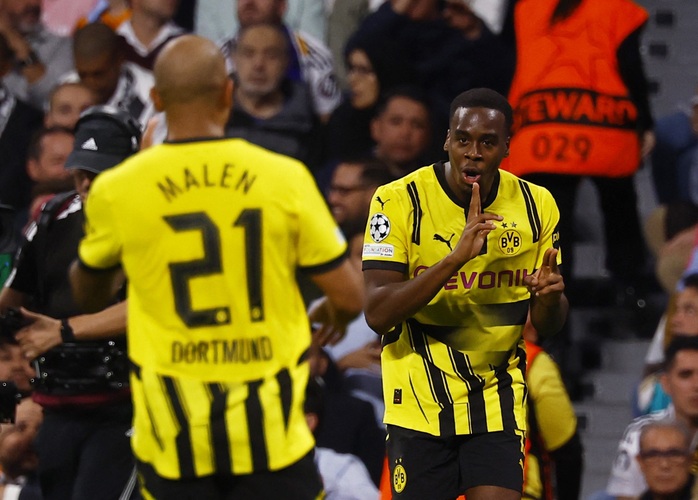 Vinicius bùng nổ, Real Madrid ngược dòng khó tin hạ Dortmund - Ảnh 3. Vinicius bùng nổ, Real Madrid ngược dòng khó tin hạ Dortmund - Ảnh 3.