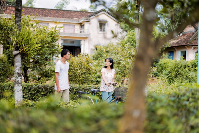 Thu Trang, Hồng Đào chúc mừng đạo diễn Trịnh Đình Lê Minh- Ảnh 13.