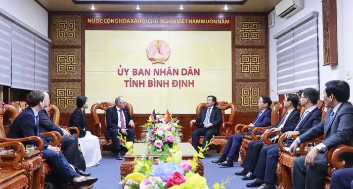Bình Định kỳ vọng lớn vào siêu dự án điện gió 4,6 tỉ USD sắp triển khai- Ảnh 1. Bình Định kỳ vọng lớn vào siêu dự án điện gió 4,6 tỉ USD sắp triển khai- Ảnh 1.